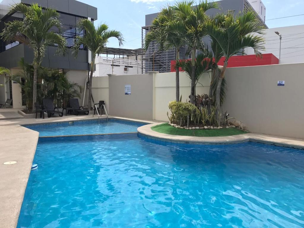 Bazén v ubytování Hotel Mar Azul nebo v jeho okolí