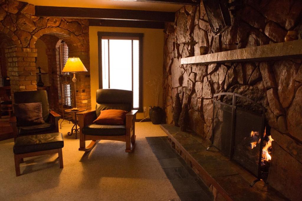 Posezení v ubytování Lodge at Sedona