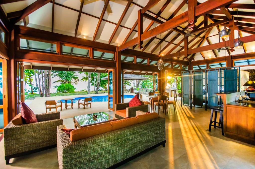 Koh Jum Beach Villas 
