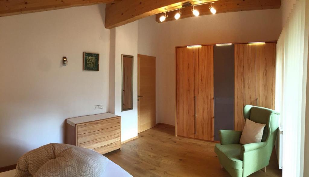Posezení v ubytování Haus Tschirgantblick