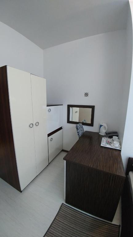 Kuchyň nebo kuchyňský kout v ubytování SkyTech Most City Hotel 19 floor PANORAMIC VIEW