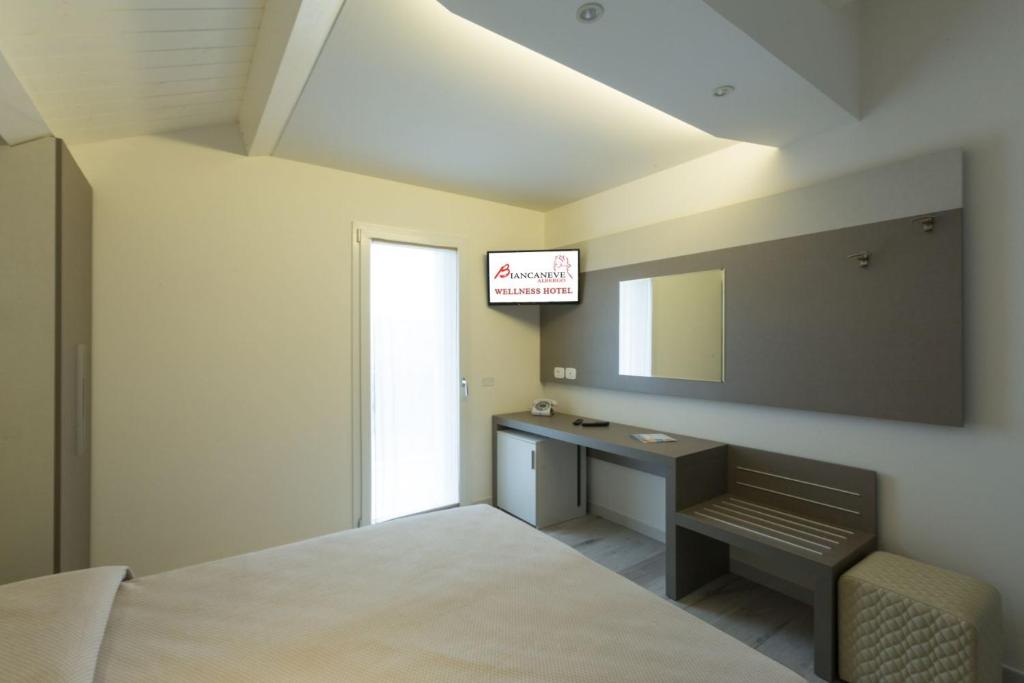 TV a/nebo společenská místnost v ubytování Hotel Biancaneve Wellness