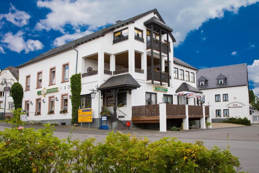 Gallery image of Landgasthof zum Siebenbachtal in Strotzbüsch