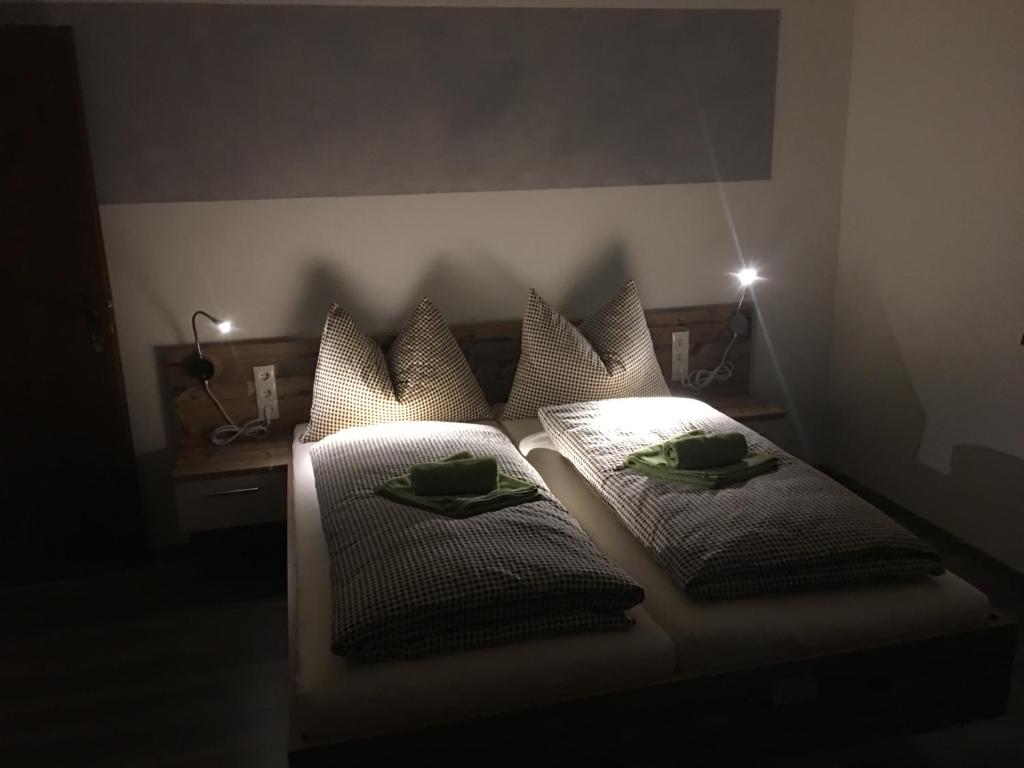 Postel nebo postele na pokoji v ubytování Haus Obertiefenbach