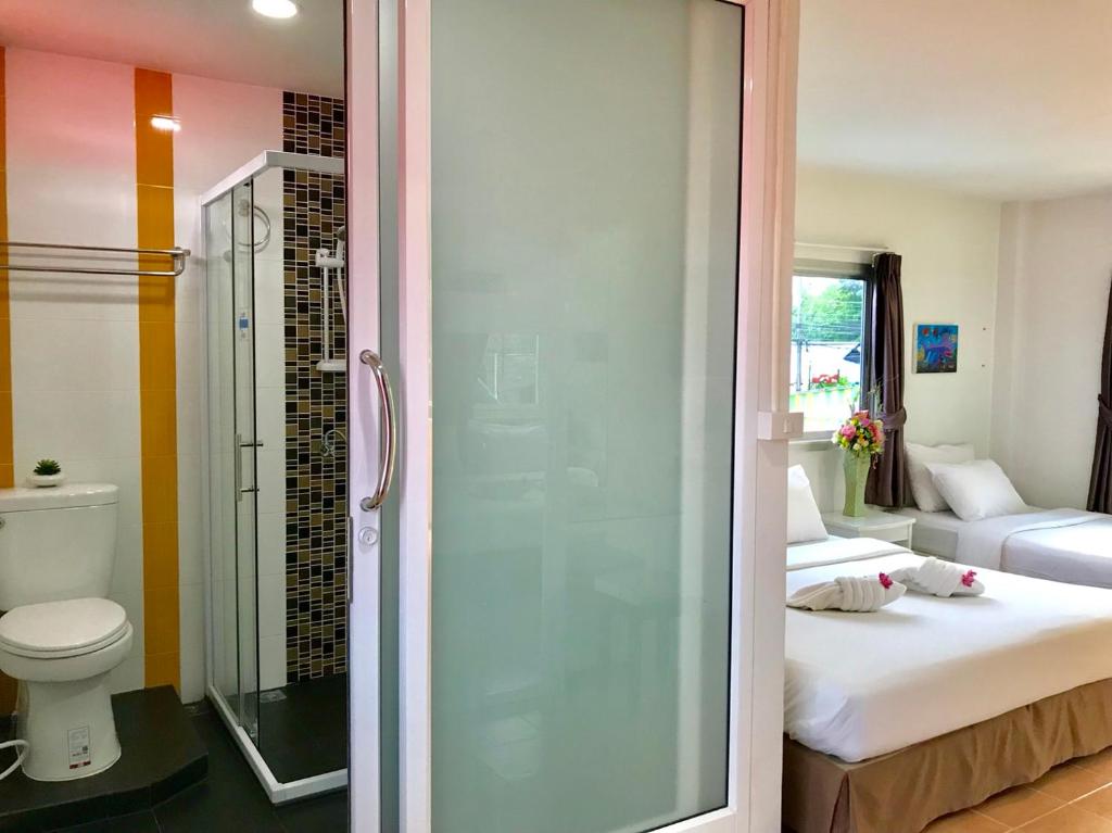 Koupelna v ubytování J.Holiday Inn Krabi