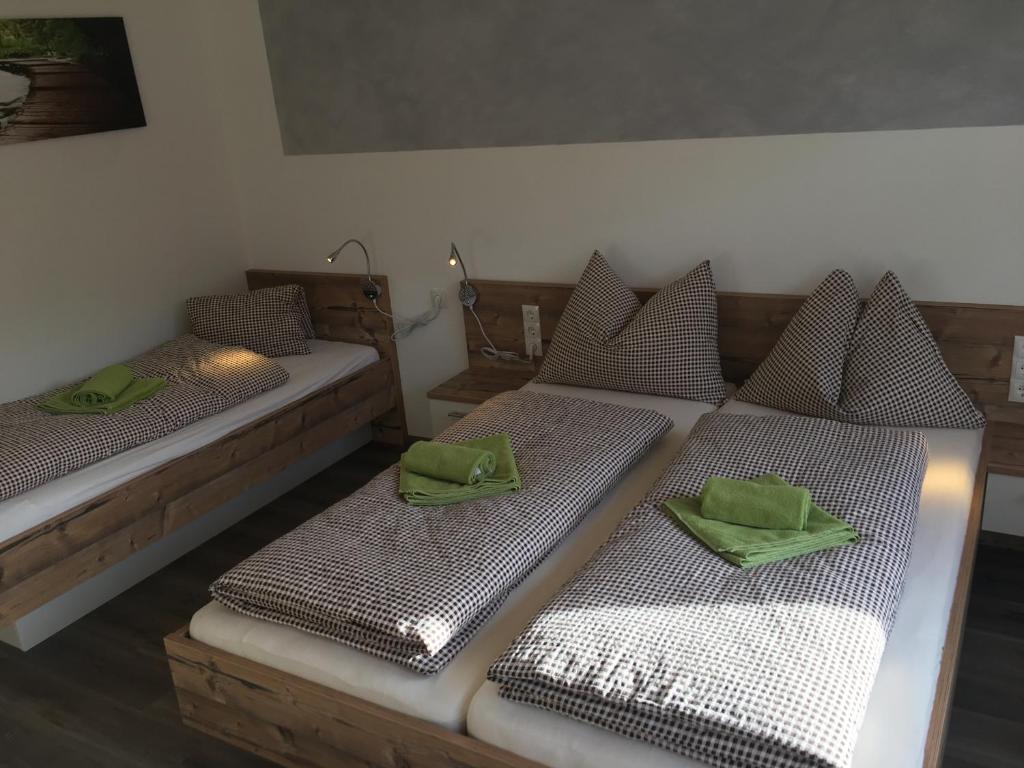Postel nebo postele na pokoji v ubytování Haus Obertiefenbach