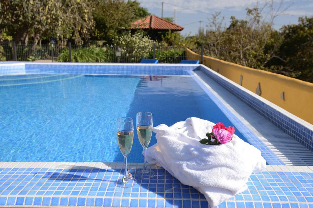 The swimming pool at or close to Finca La Majadera