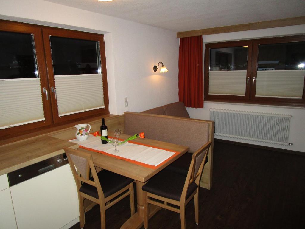 Kuchyň nebo kuchyňský kout v ubytování Gästehaus Helga