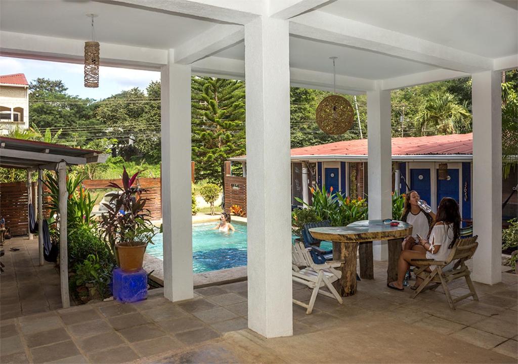 Bazén v ubytování Hostel La Botella de Leche - Tamarindo nebo v jeho okolí