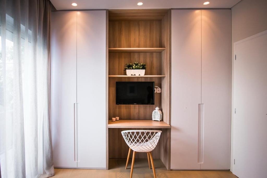 Elegant House Under Acropolis - 12