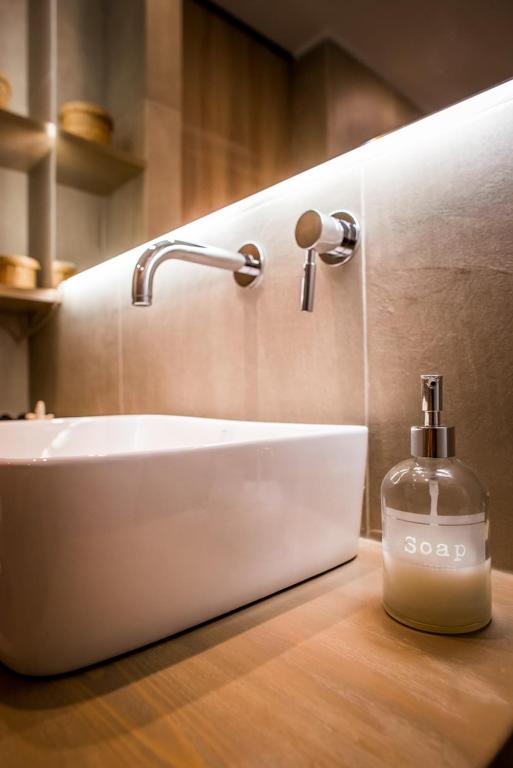 Elegant House Under Acropolis - 16