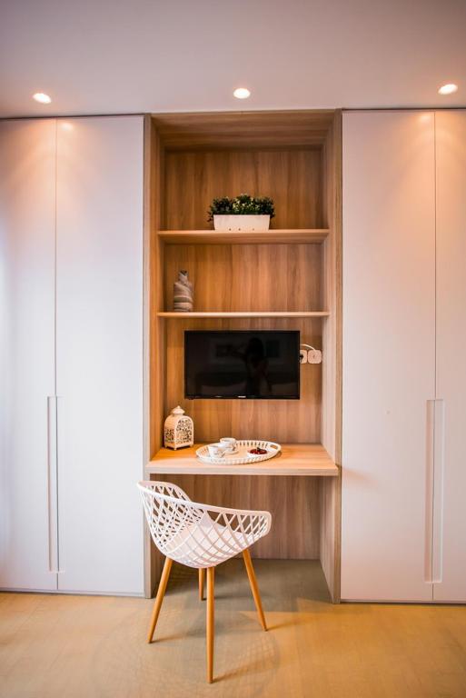 Elegant House Under Acropolis - 10