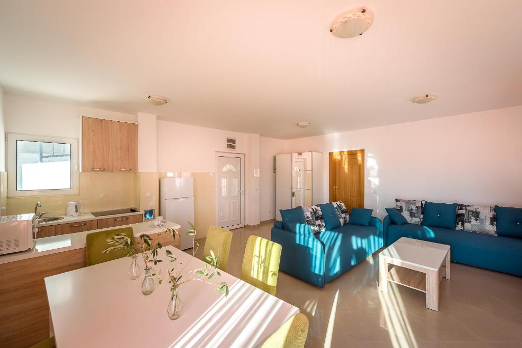 Η κουζίνα ή μικρή κουζίνα στο Apartments Mon Beach