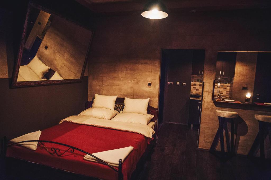 Atlas Apartments - King Studio