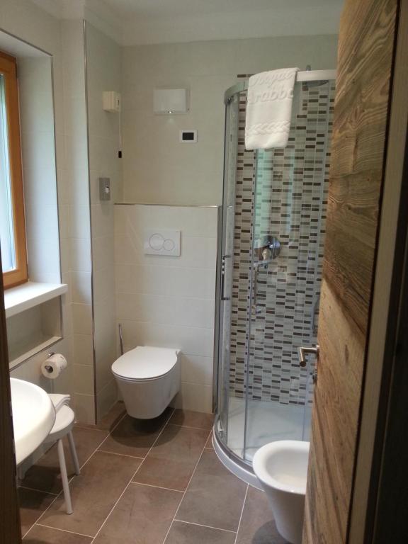 Łazienka w obiekcie Hotel Garni Royal