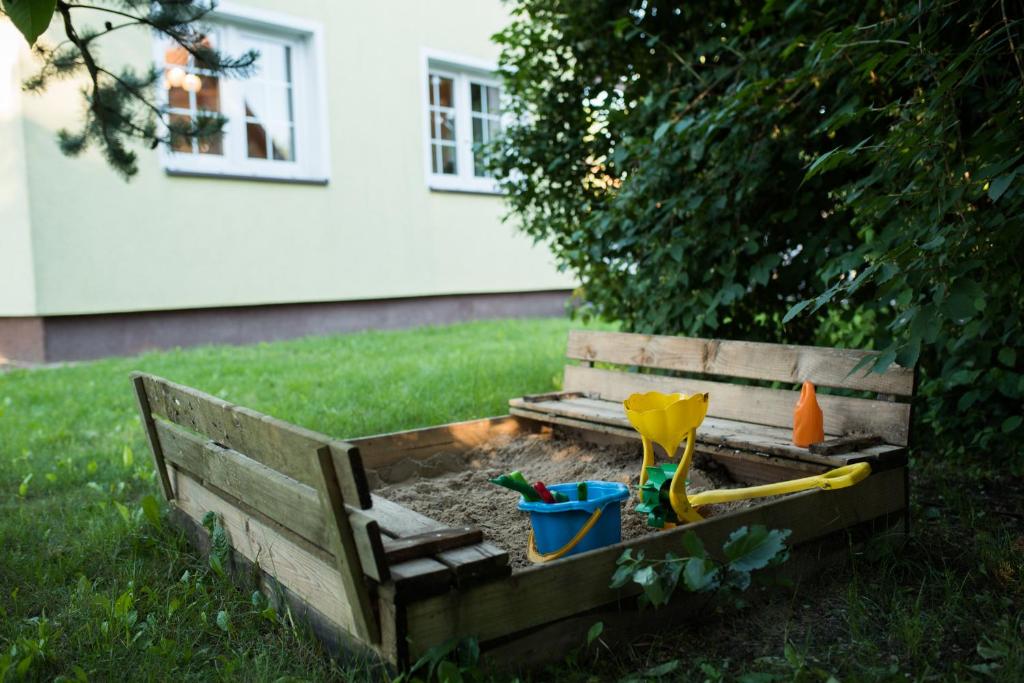 Vonkajšia záhrada v ubytovaní Letniskowa 30 - Całoroczny dom do wynajęcia