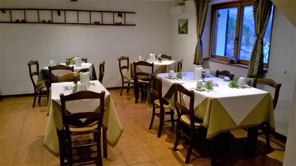 Restaurace v ubytování Hotel Paradisia