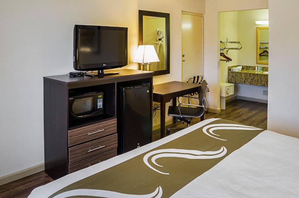 Quality Inn Biloxi Beach photo