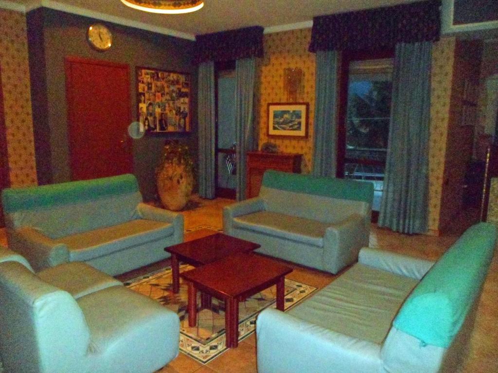 A seating area at Motel Tempio