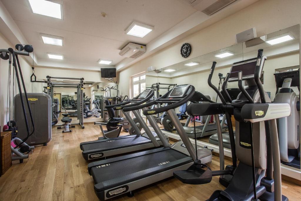 Fitness centrum a/nebo fitness zařízení v ubytování Sands Suites Resort & Spa