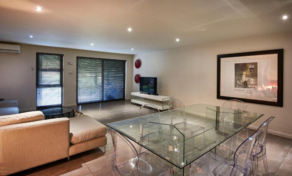 Dynasty Forest Sandown Serviced Apartments & Self Catering Hotel - Wohnung Mit Zwei Schlafzimmern Mit Gartenansicht