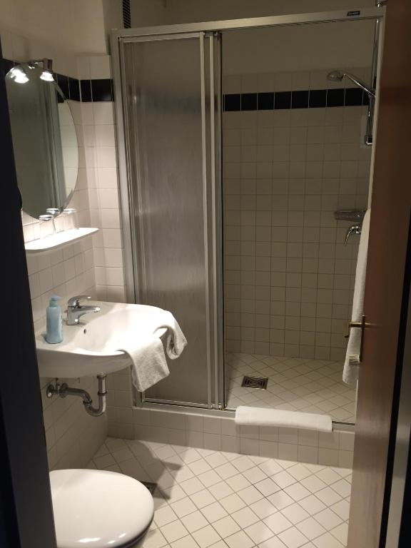 Koupelna v ubytování Hotel Süderelbe