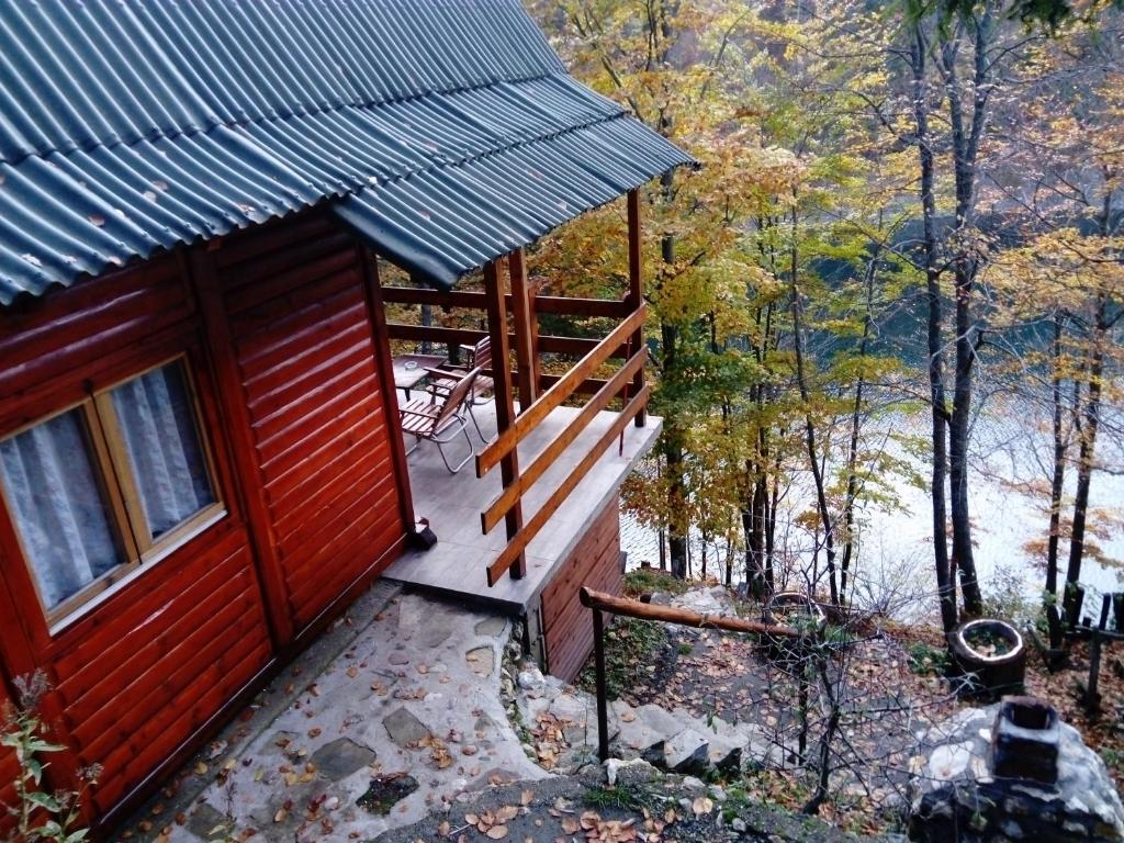 Landskap semula jadi dekat dengan lodge