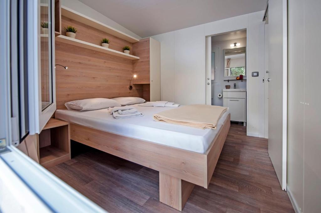Mobile Homes Mediteran Campsite Klenovica - Premium Two-Bedroom Mobile Home With Sea View