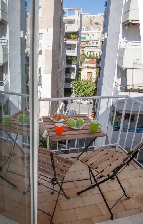 Balkón alebo terasa v ubytovaní Exceptional Penthouse close to Acropolis Museum by GHH