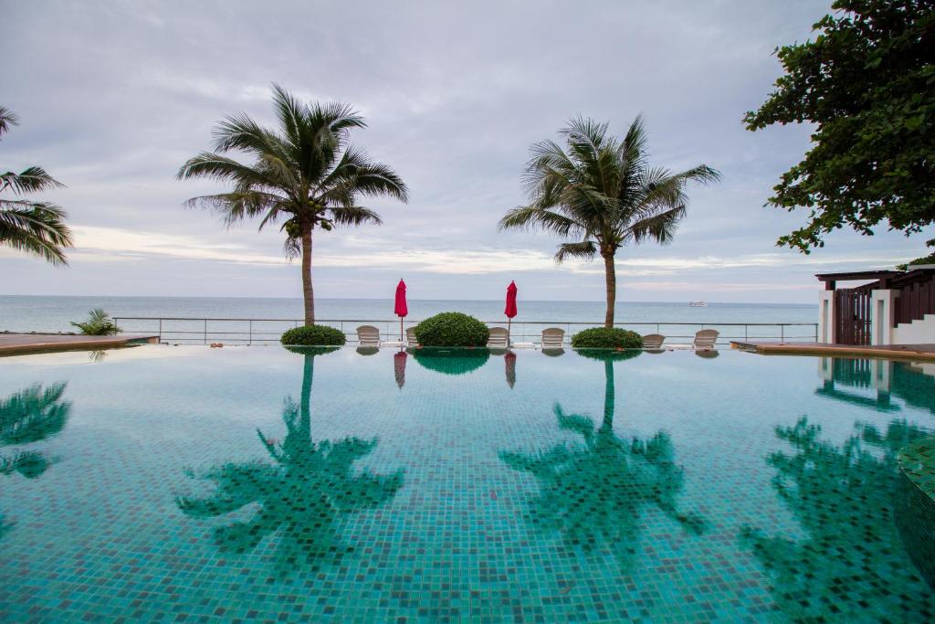 Bazén v ubytování Koh Chang Grandview Resort nebo v jeho okolí