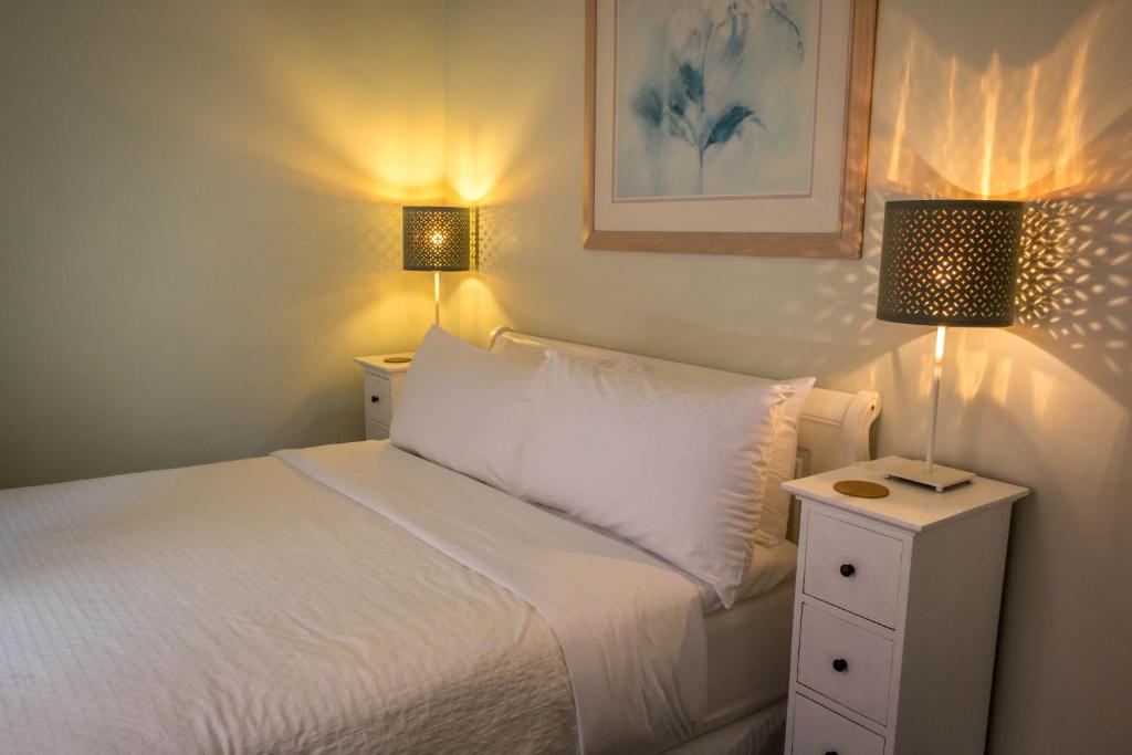 Postel nebo postele na pokoji v ubytování Fremantle Bed & Breakfast