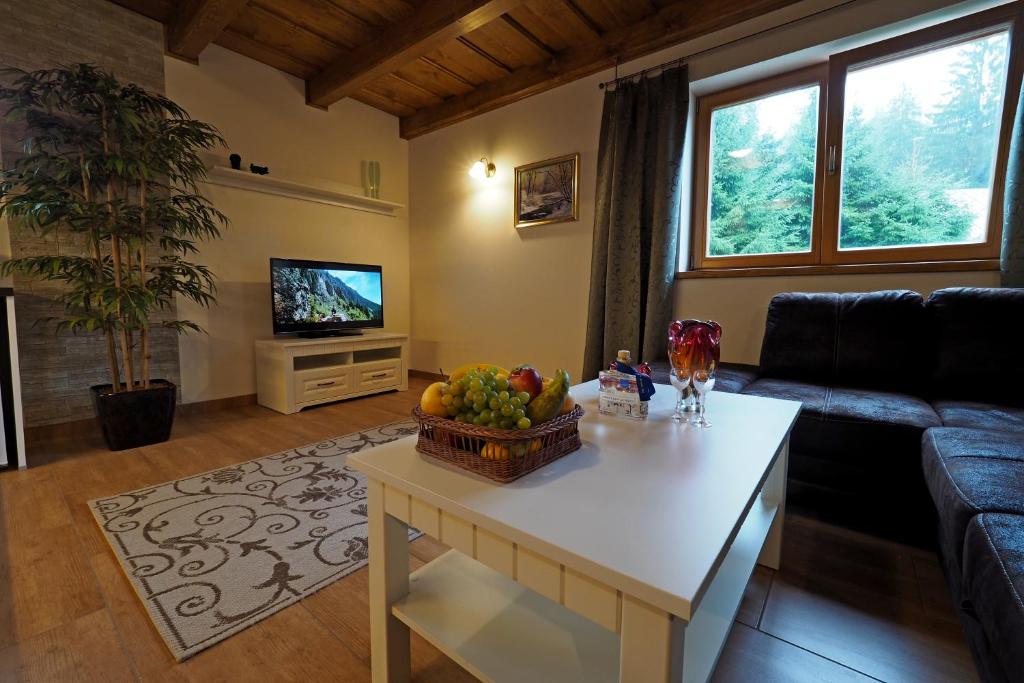 TV a/nebo společenská místnost v ubytování Pod Miloňovou