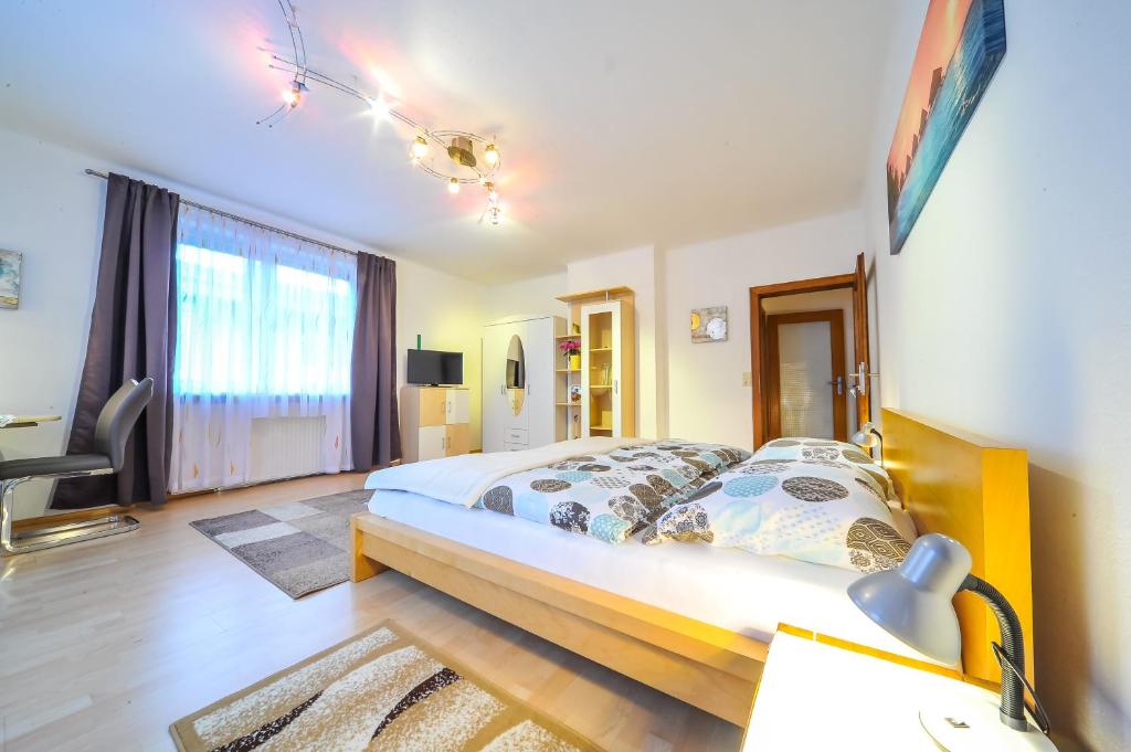 TV a/nebo společenská místnost v ubytování Privatzimmer Haus Erika
