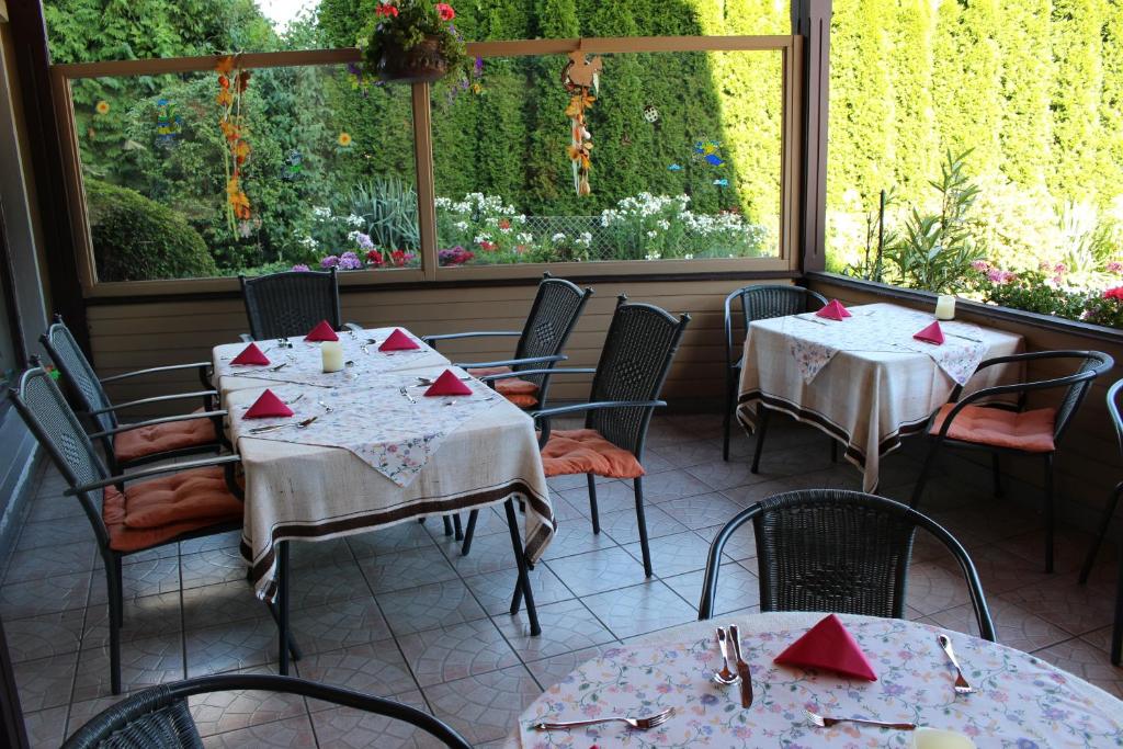 Restaurace v ubytování Gasthof Liebetegger