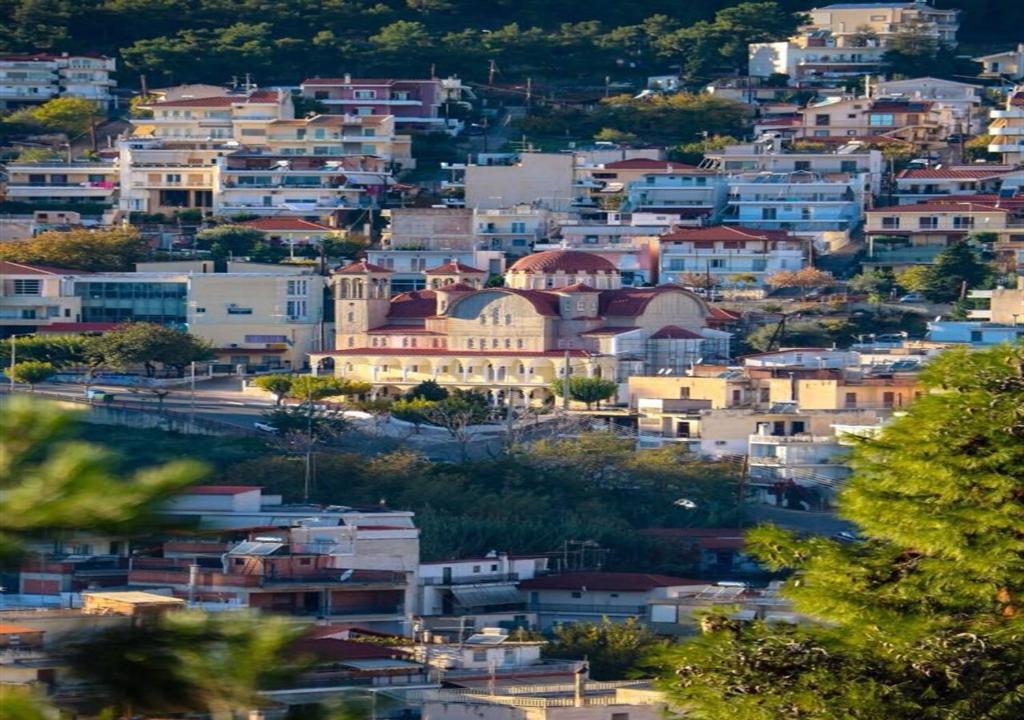 Nespecifikovaný výhled na destinaci Lamía nebo výhled na město při pohledu z apartmánu