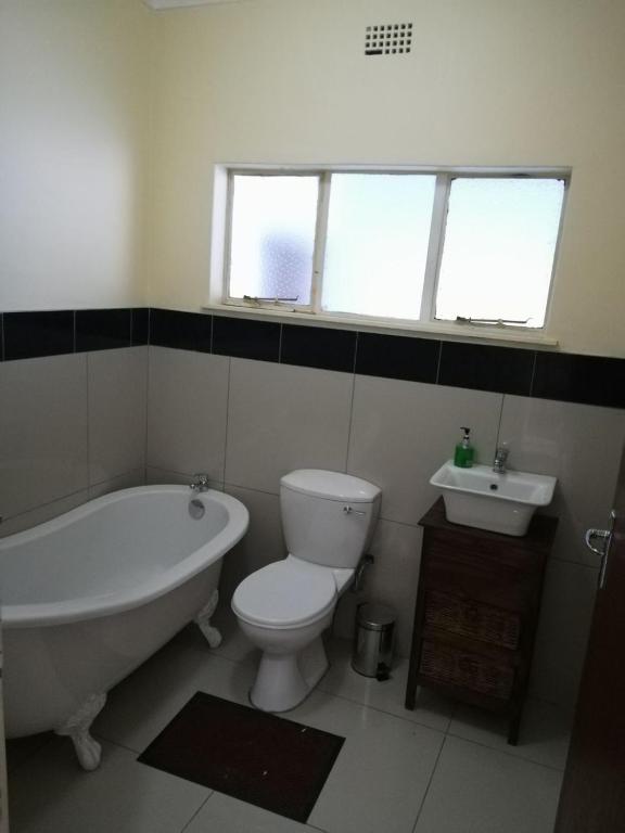 White House Lodge On Main - Deluxe Double Room With Bath