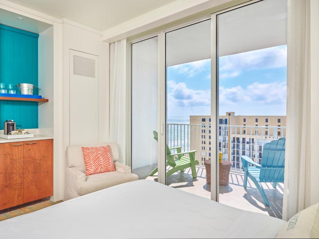 Margaritaville Hollywood Beach Resort - Queen Room With Two Queen Beds Partial Ocean View