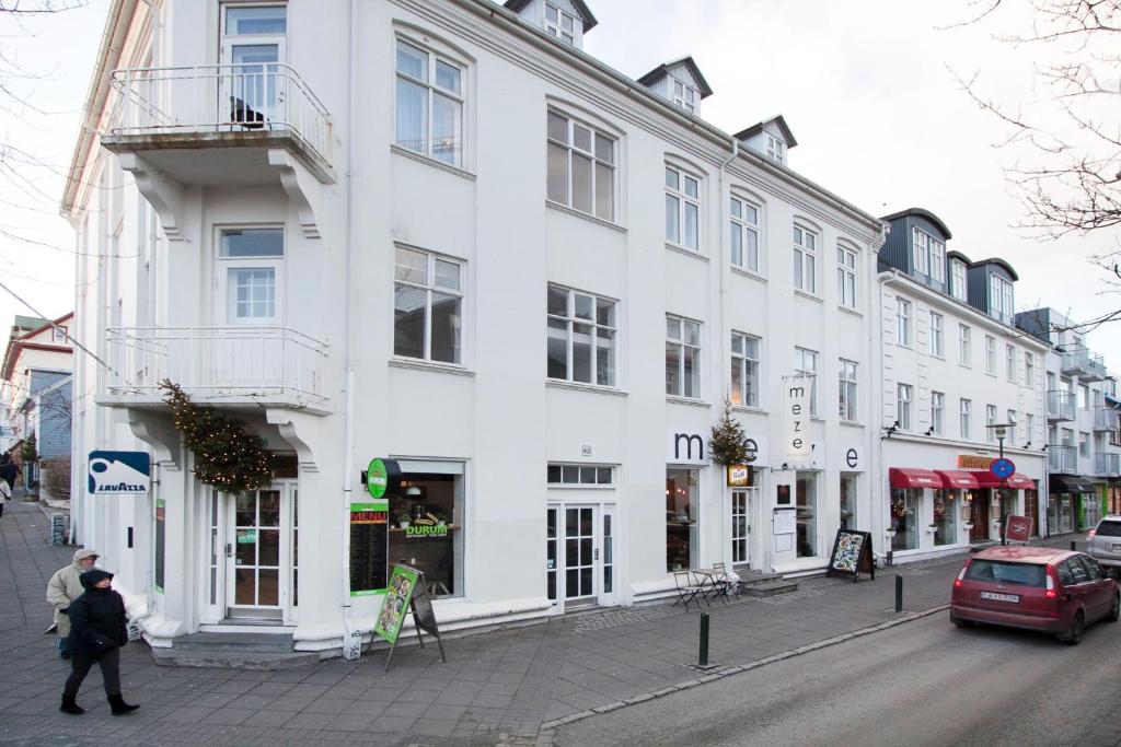 Iðunn Apartments by Heimaleiga - Two-Bedroom Apartment