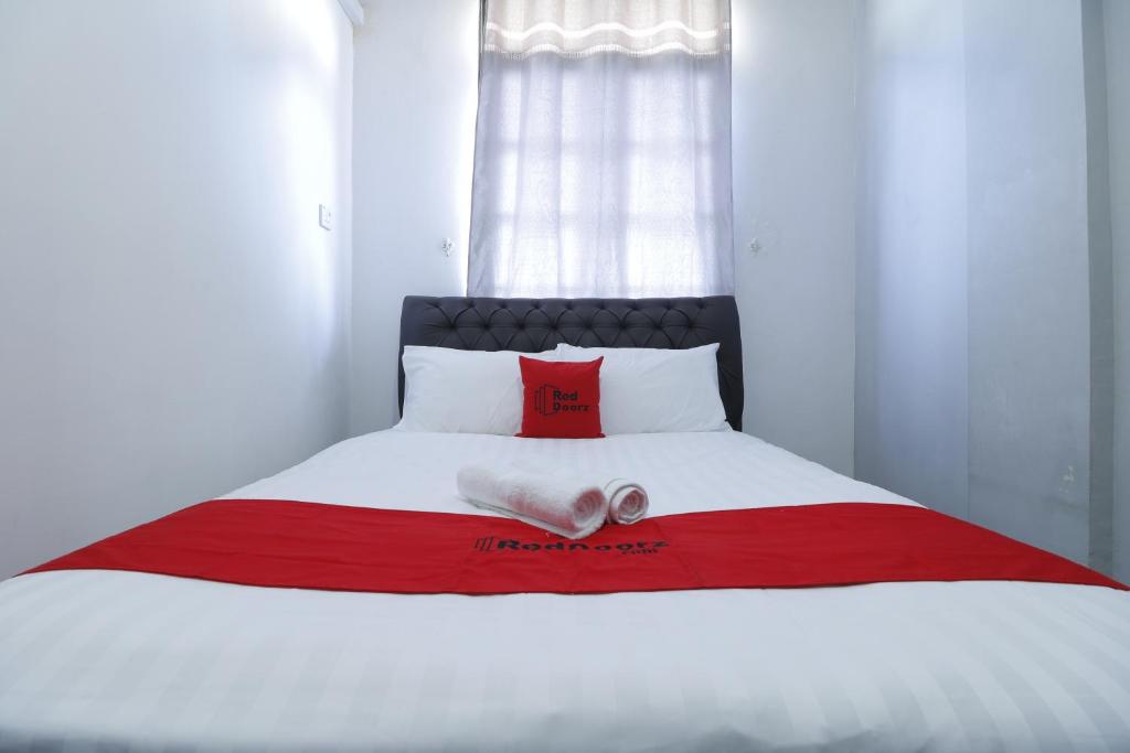 RedDoorz Plus near Batam City Square