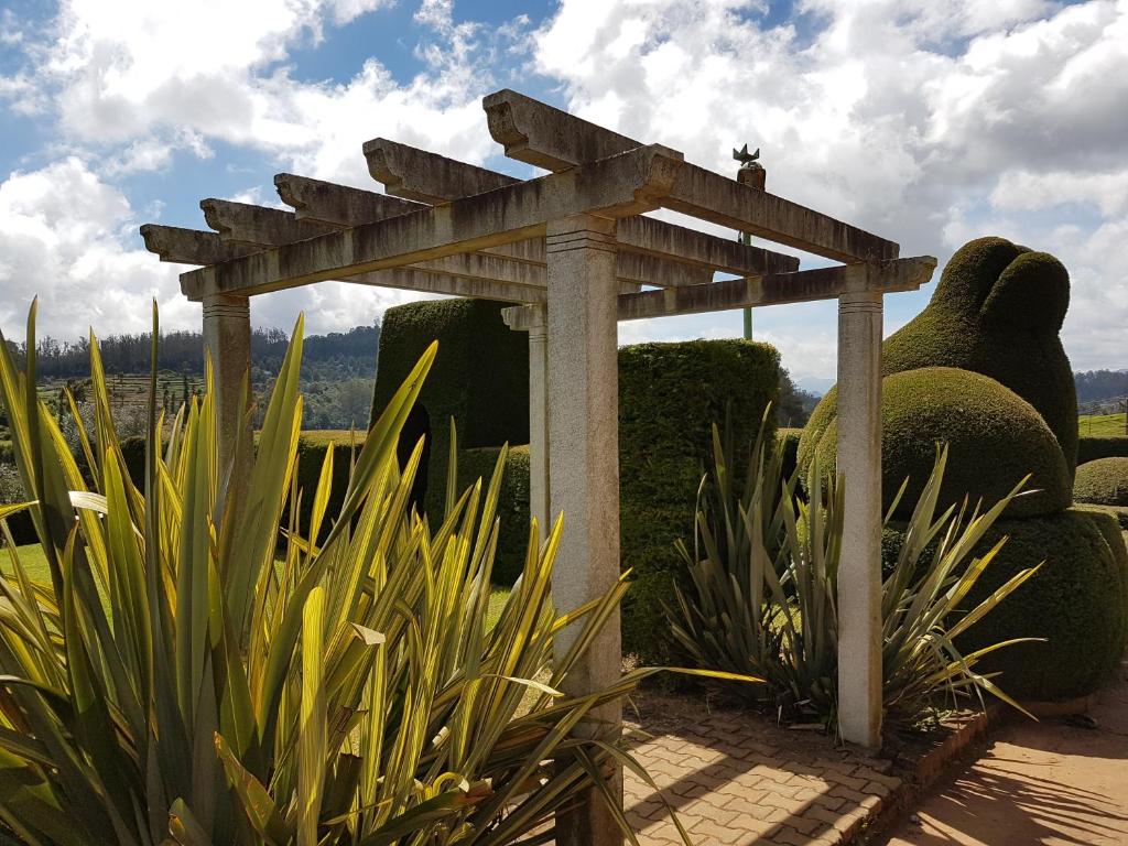Zahrada ubytování KSTDC Hotel Mayura Sudarshan ,Ooty