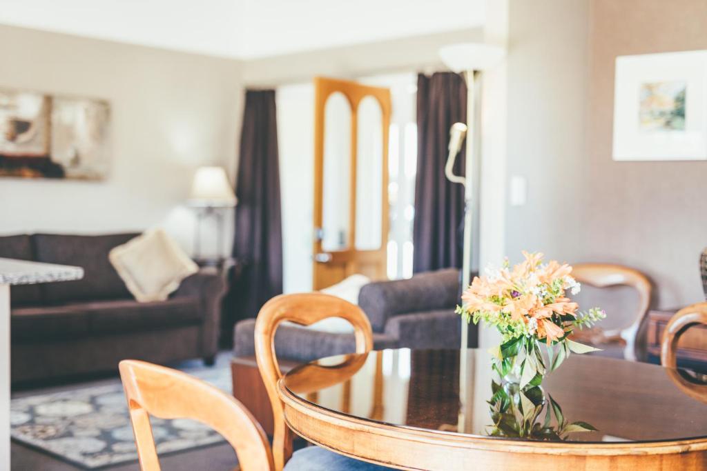 Lexington Park Cottages - One-Bedroom Cottage / Cherry Cottage