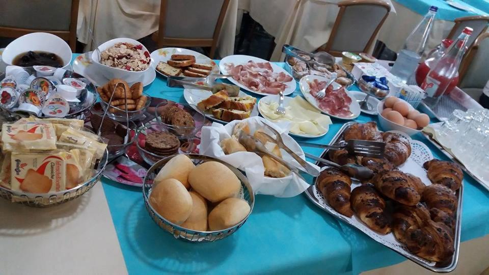 Еда / где поесть недалеко от отеля