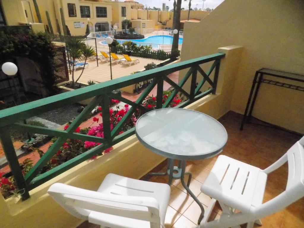 A balcony or terrace at Castillo Mar