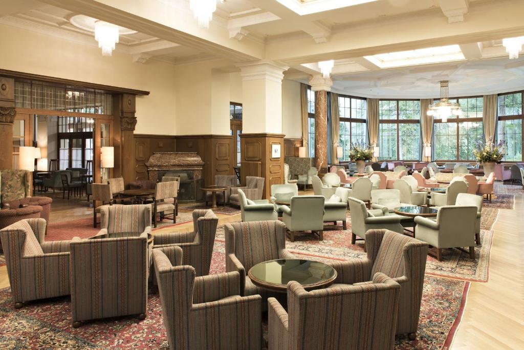 Posezení v ubytování Hotel Waldhaus Sils