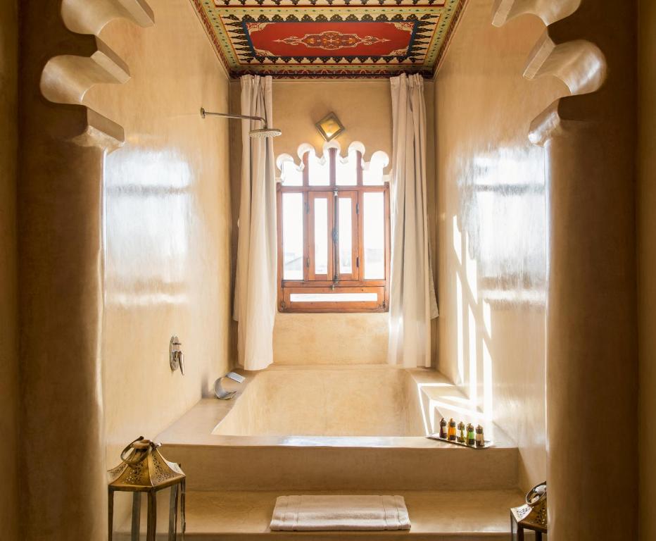 Salle de bains dans l'établissement Riad Chbanate