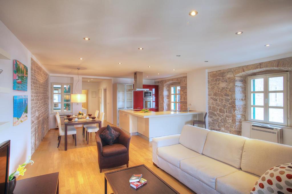 Casa Marina Apartments - 1