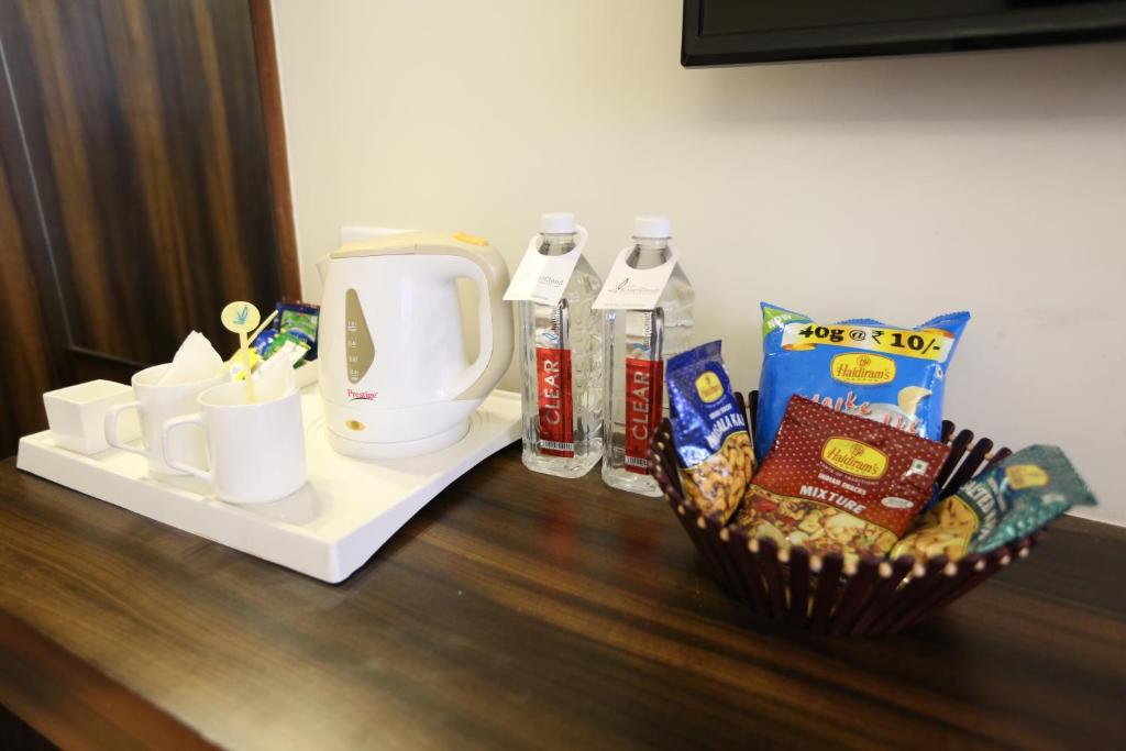 Příslušenství pro přípravu čaje a kávy v ubytování SilverCloud Hotel and Banquets