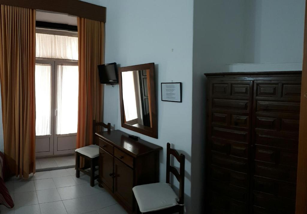 Hostal Manolo - Habitación Doble Superior Con Vistas A La Ciudad