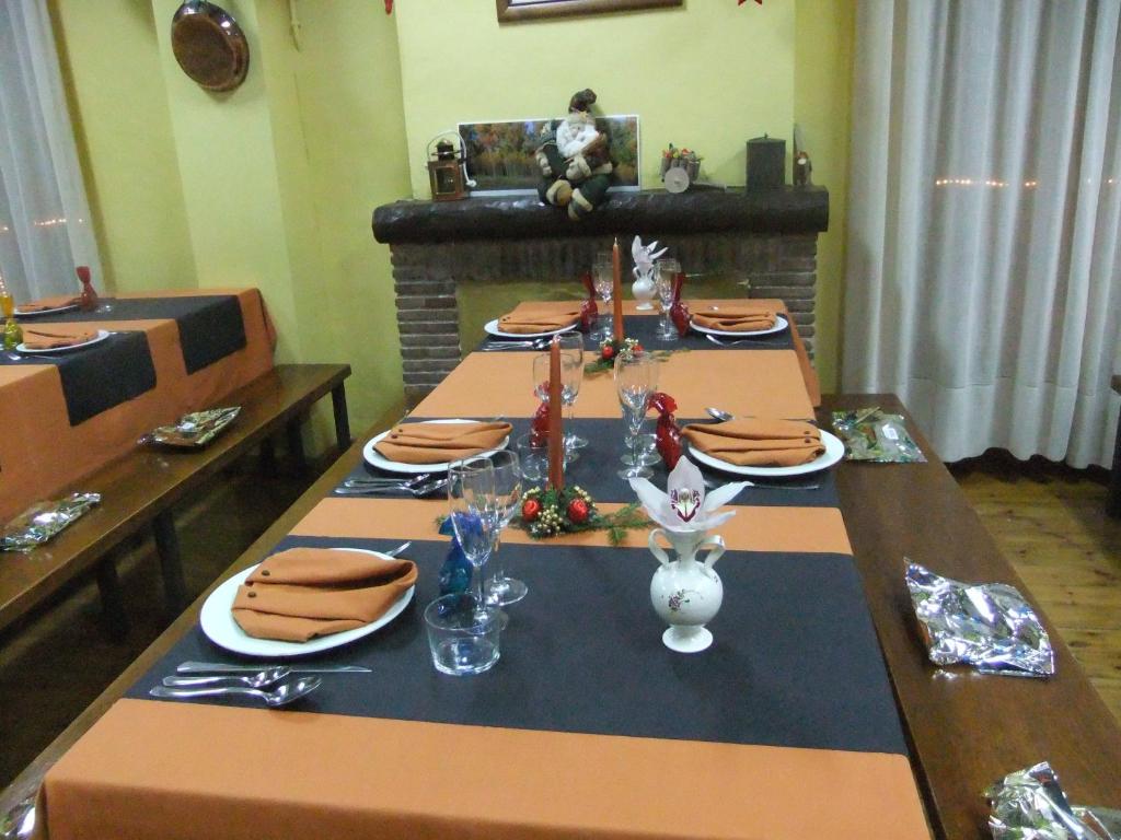 Restaurace v ubytování Allotjament Rural Ca L'Anton