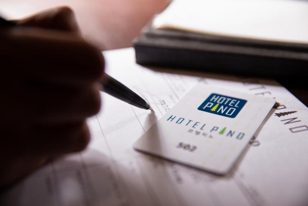 Certifikát, hodnocení, plakát nebo jiný dokument vystavený v ubytování Pino Hotel